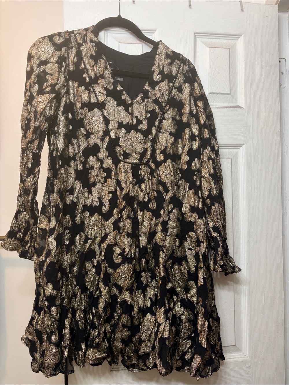 Anthropologie NWT Black and Gold Long-Sleeve Dress size small